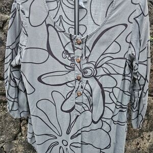 Manuhealii Gray Floral Blouse